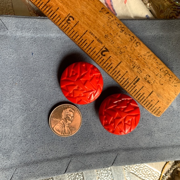 Rare 1960's Early Red Plastic Clip On Earrings - Picture 5 of 5